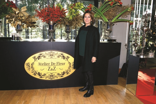 CEMİYETİN ÜNLÜ İSİMLERİ YILBAŞI ÇİÇEKLERİNİ  BİRLİKTE TASARLADI