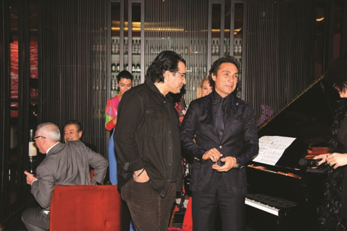 AHMET GÜNEŞTEKİN’E, DOSTLARINDAN  SÜRPRİZ YAŞ GÜNÜ DAVETİ 