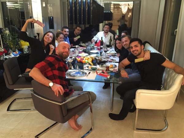 YENİ YILI BÖYLE KUTLADILAR 