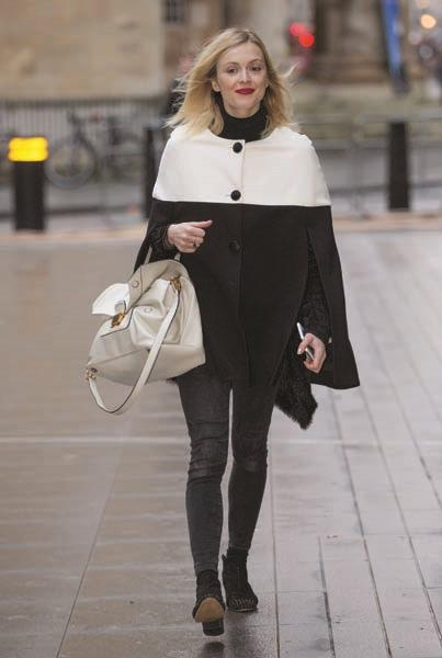 MODASI GEÇMEYEN PELERİNLER