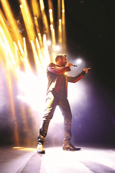 MEGASTAR TARKAN  KIBRIS’I COŞTURDU