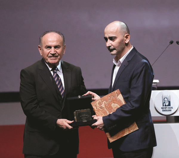 CUMHURBAŞKANI ERDOĞAN’IN  KATILIMIYLA “NECİP FAZIL  ÖDÜLLERİ” SAHİPLERİNİ BULDU