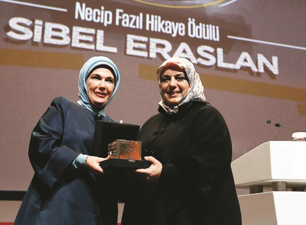 CUMHURBAŞKANI ERDOĞAN’IN  KATILIMIYLA “NECİP FAZIL  ÖDÜLLERİ” SAHİPLERİNİ BULDU