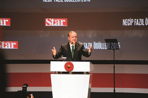 CUMHURBAŞKANI ERDOĞAN’IN  KATILIMIYLA “NECİP FAZIL  ÖDÜLLERİ” SAHİPLERİNİ BULDU