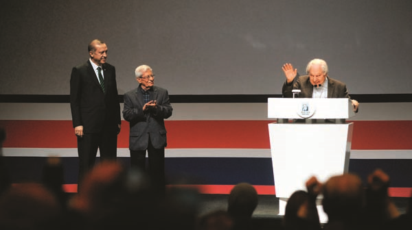 CUMHURBAŞKANI ERDOĞAN’IN  KATILIMIYLA “NECİP FAZIL  ÖDÜLLERİ” SAHİPLERİNİ BULDU