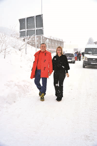 ULUDAĞ’IN ZİRVE NOKTASINDA YENİ YIL HEYECANI