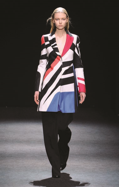 SEZONUN GÖZDESİ OPTİK DESENLER 