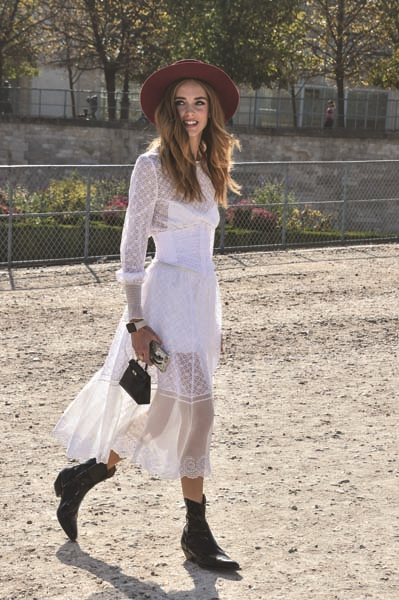 ŞEFFAF TASARIMLARLA HAVALI KOMBİNLER