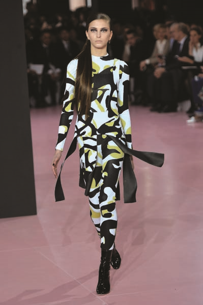 SEZONUN GÖZDESİ OPTİK DESENLER 