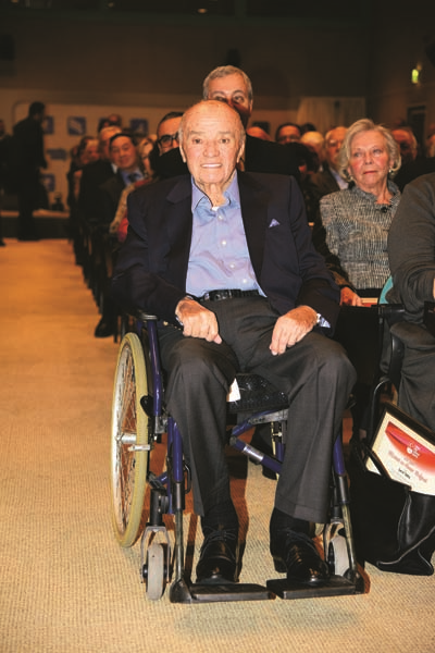 İŞ ADAMI ŞARIK TARA’YA TÜRK SPORUNA HİZMET ÖDÜLÜ