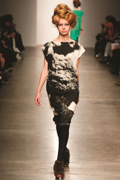 A DETACHER’NİN YARATICISI MONA KOWALSKA KİTAPLARDAN İLHAM ALIYOR