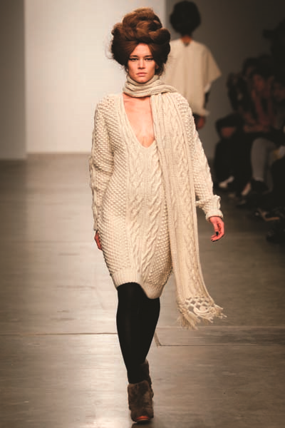 A DETACHER’NİN YARATICISI MONA KOWALSKA KİTAPLARDAN İLHAM ALIYOR