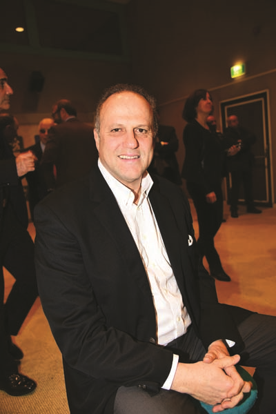 İŞ ADAMI ŞARIK TARA’YA TÜRK SPORUNA HİZMET ÖDÜLÜ