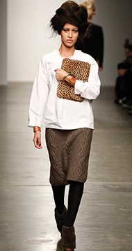 A DETACHER’NİN YARATICISI MONA KOWALSKA KİTAPLARDAN İLHAM ALIYOR