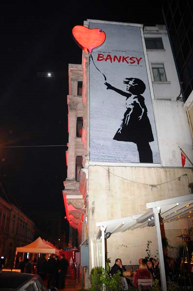 ‘THE ART OF BANKSY’ DÜNYA PRÖMİYERİ İSTANBUL’DA GERÇEKLEŞTİ