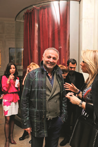 ESERLERİNİ  “SANAT KOKTEYLİ” DAVETİNDE TANITTILAR