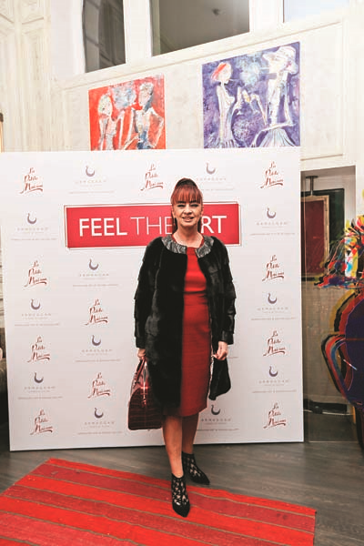 ESERLERİNİ  “SANAT KOKTEYLİ” DAVETİNDE TANITTILAR