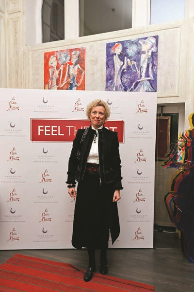 ESERLERİNİ  “SANAT KOKTEYLİ” DAVETİNDE TANITTILAR