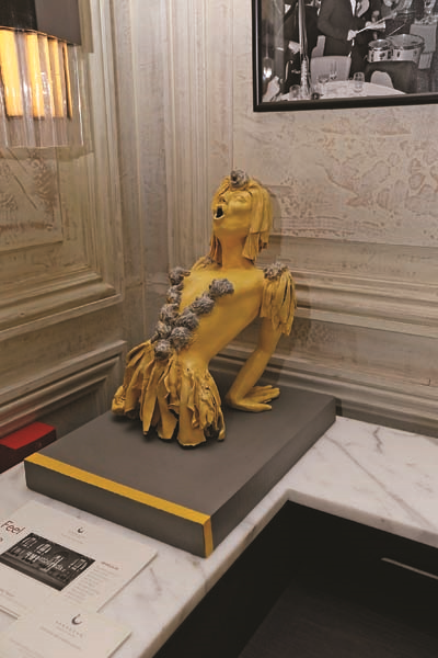 ESERLERİNİ  “SANAT KOKTEYLİ” DAVETİNDE TANITTILAR