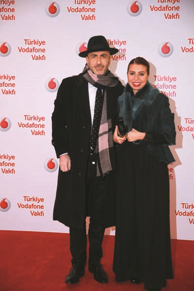 ÜNLÜ SİMALAR TÜRKİYE VODAFONE VAKFI’NIN GALA GECESİNDE BULUŞTU
