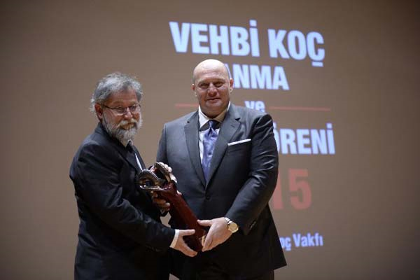 ÖZEL FOTOĞRAFLARLA MUSTAFA V. KOÇ