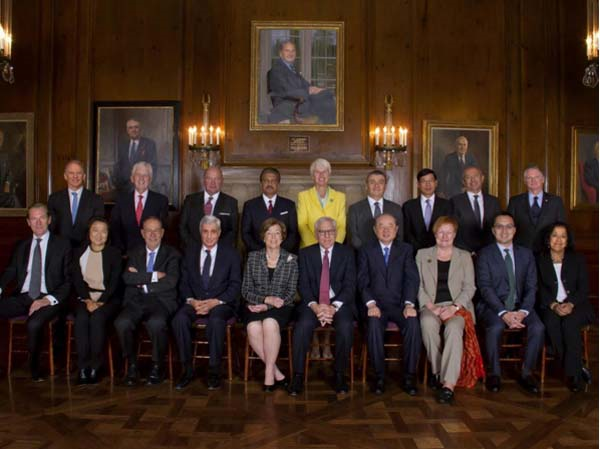 ÖZEL FOTOĞRAFLARLA MUSTAFA V. KOÇ