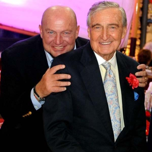 ÖZEL FOTOĞRAFLARLA MUSTAFA V. KOÇ