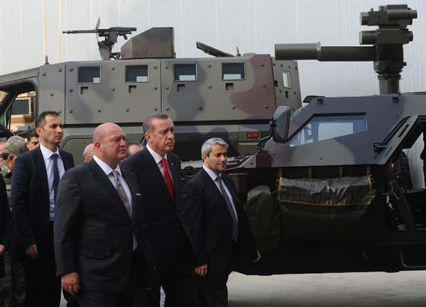 ÖZEL FOTOĞRAFLARLA MUSTAFA V. KOÇ