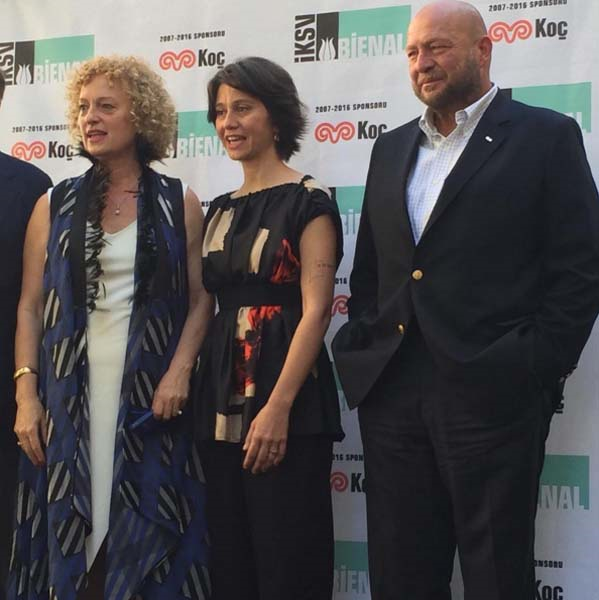 ÖZEL FOTOĞRAFLARLA MUSTAFA V. KOÇ