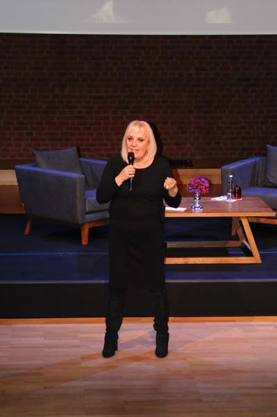 EPOS 7 DERNEĞİ TİYATRODA BİR ARAYA GELDİ