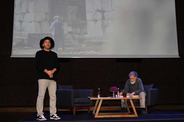 EPOS 7 DERNEĞİ TİYATRODA BİR ARAYA GELDİ