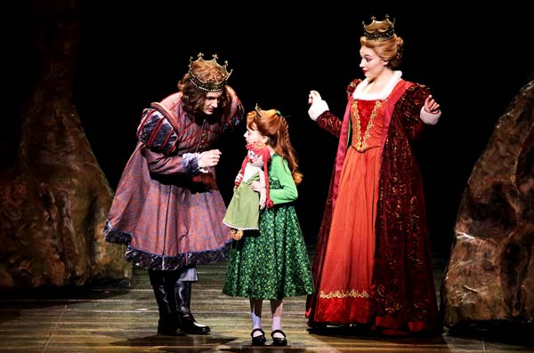 ÜNLÜ İSİMLER SHREK MÜZİKALİNDE BULUŞTU