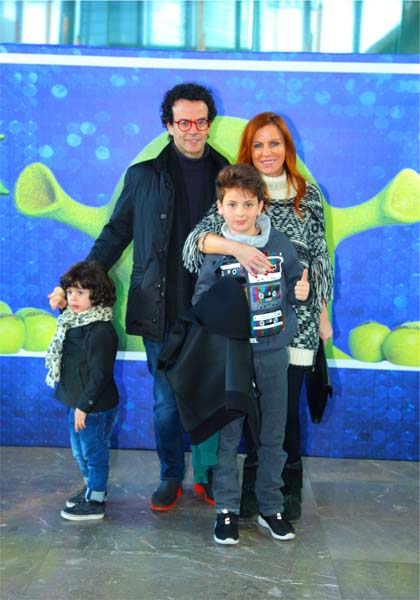 ÜNLÜ İSİMLER SHREK MÜZİKALİNDE BULUŞTU