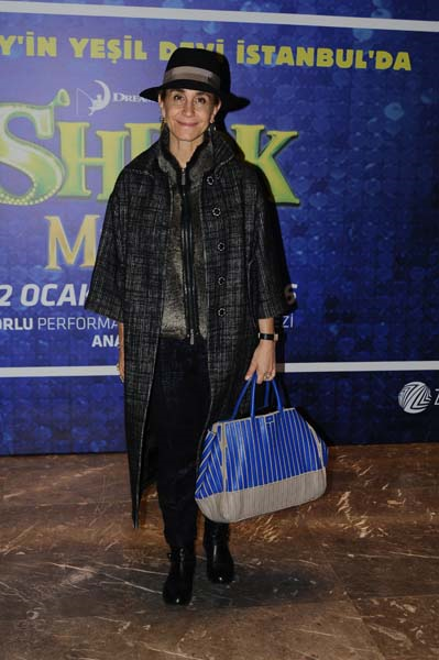 ÜNLÜ İSİMLER SHREK MÜZİKALİNDE BULUŞTU