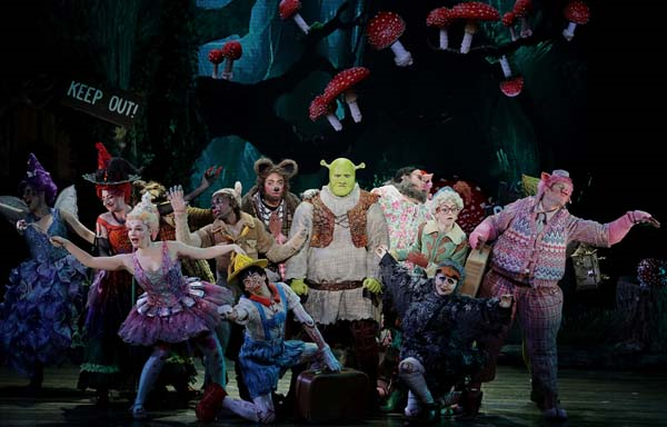 ÜNLÜ İSİMLER SHREK MÜZİKALİNDE BULUŞTU