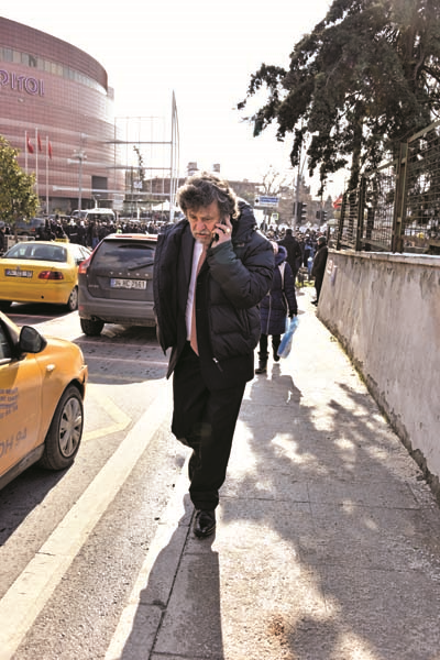 ZAMANSIZ VEDA EDEN MUSTAFA KOÇ’U BİNLERCE SEVENİ UĞURLADI