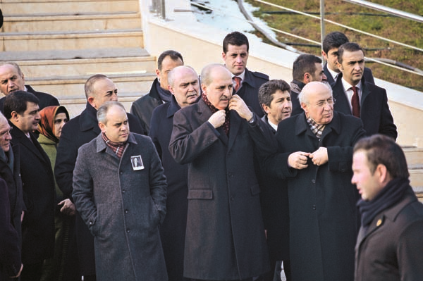 ZAMANSIZ VEDA EDEN MUSTAFA KOÇ’U BİNLERCE SEVENİ UĞURLADI