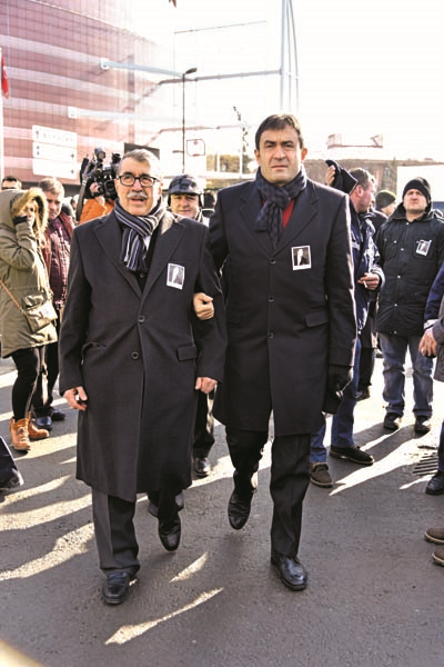 ZAMANSIZ VEDA EDEN MUSTAFA KOÇ’U BİNLERCE SEVENİ UĞURLADI