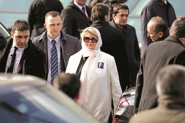 ZAMANSIZ VEDA EDEN MUSTAFA KOÇ’U BİNLERCE SEVENİ UĞURLADI