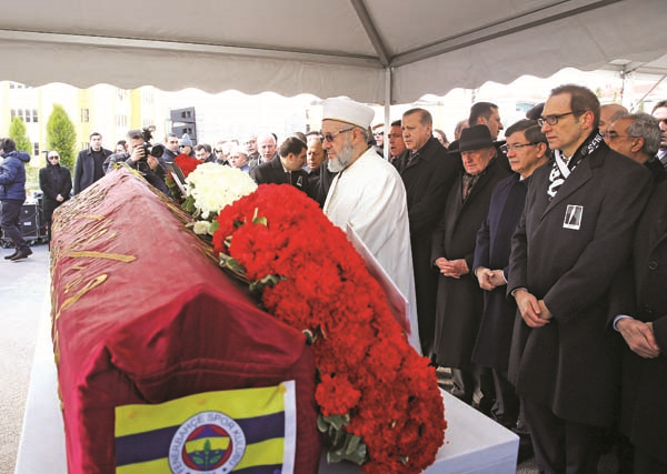 ZAMANSIZ VEDA EDEN MUSTAFA KOÇ’U BİNLERCE SEVENİ UĞURLADI