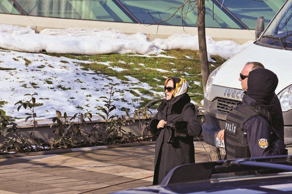 ZAMANSIZ VEDA EDEN MUSTAFA KOÇ’U BİNLERCE SEVENİ UĞURLADI