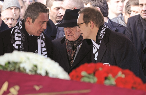 ZAMANSIZ VEDA EDEN MUSTAFA KOÇ’U BİNLERCE SEVENİ UĞURLADI