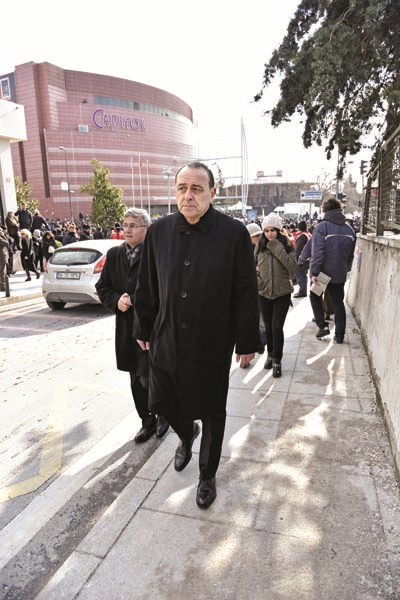 ZAMANSIZ VEDA EDEN MUSTAFA KOÇ’U BİNLERCE SEVENİ UĞURLADI