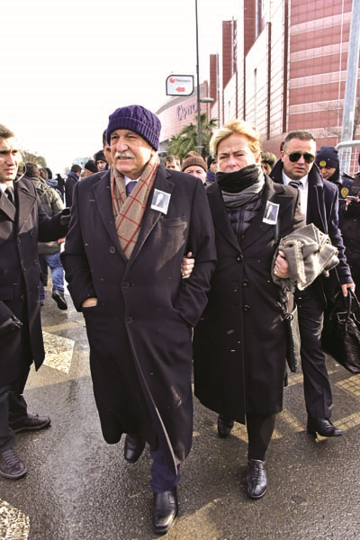 ZAMANSIZ VEDA EDEN MUSTAFA KOÇ’U BİNLERCE SEVENİ UĞURLADI