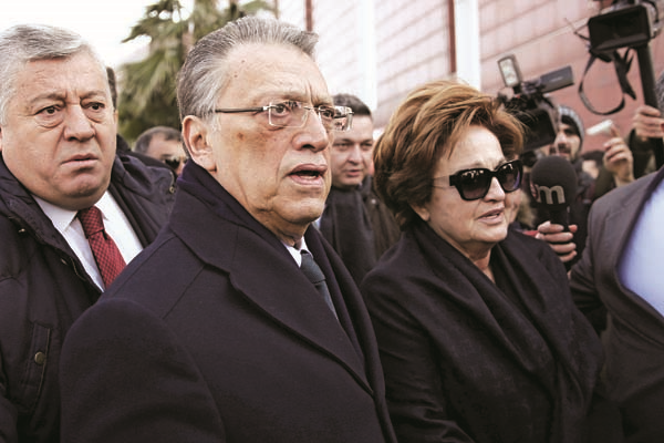 ZAMANSIZ VEDA EDEN MUSTAFA KOÇ’U BİNLERCE SEVENİ UĞURLADI