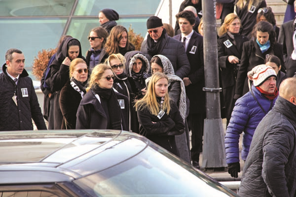 ZAMANSIZ VEDA EDEN MUSTAFA KOÇ’U BİNLERCE SEVENİ UĞURLADI