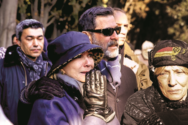 ZAMANSIZ VEDA EDEN MUSTAFA KOÇ’U BİNLERCE SEVENİ UĞURLADI