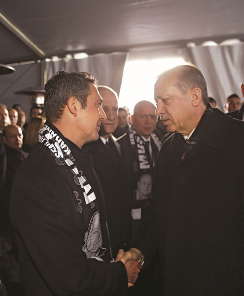 ZAMANSIZ VEDA EDEN MUSTAFA KOÇ’U BİNLERCE SEVENİ UĞURLADI