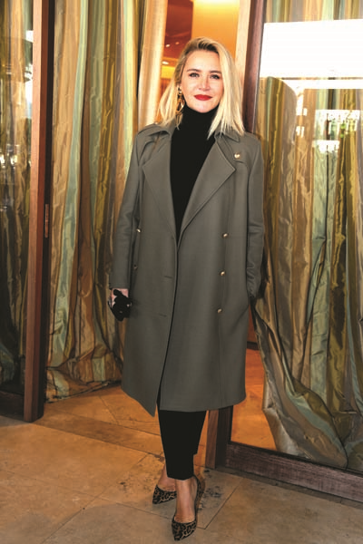 FARKLI, DİNAMİK VE ŞIK ŞEHİR KADINI İÇİN KOLEKSİYON