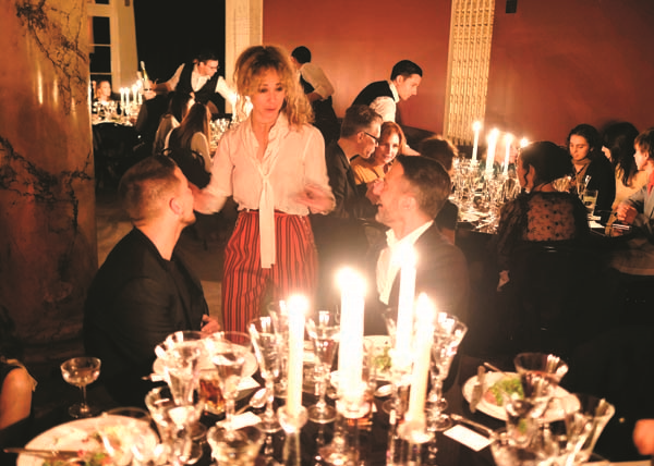 MARC JACOBS’TAN TANITIM DAVETİ